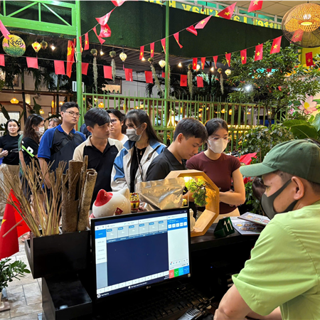 hinh-anh-khach-hang-104